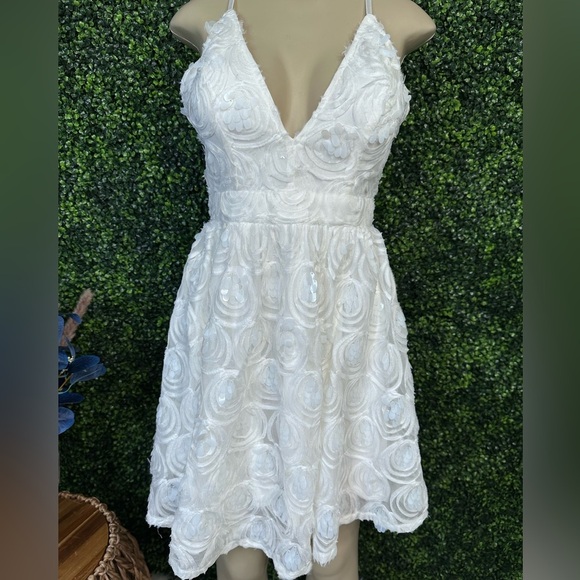 White textured open back dress nwt - Picture 1 of 12